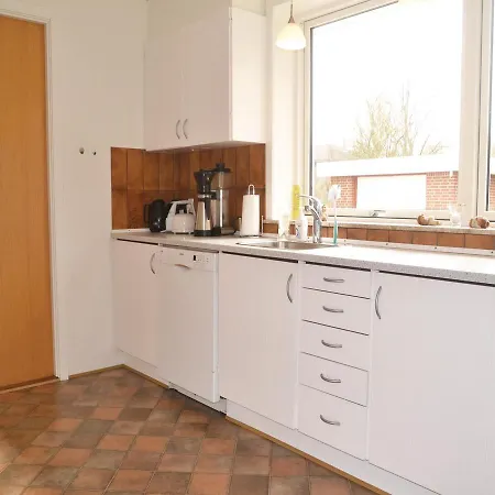 Three-bedroom Holiday In * Brande