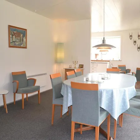 Three-bedroom Holiday In * Brande